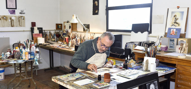 artist drawing with carbon pencil - Powered by Adobe