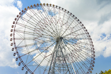 Obraz premium 夏空の観覧車
