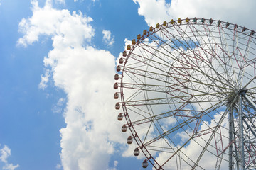 Fototapeta premium 夏空の観覧車