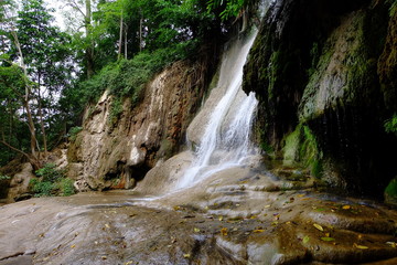 Fototapeta na wymiar Sai Yok Noi Waterfall