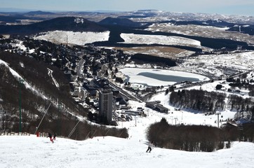 Fototapeta na wymiar Super Besse, station de ski, Auvergne, France