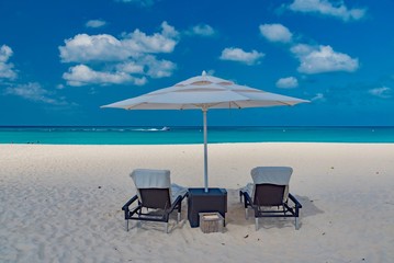 relax on the beach of the Caribbean island of Aruba