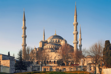 Fototapeta na wymiar ISTANBUL, TURKEY - MARCH 24, 2012: Sultanahmet Mosque in morning light