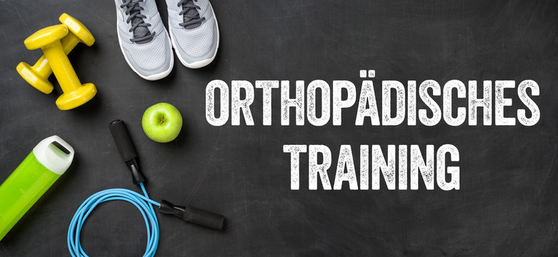 Fitnessausrüstung auf dunklem Hintergrund - Orthopädisches Training