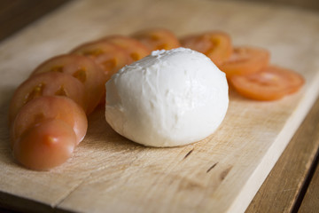 pomodoro e mozzarella per la caprese