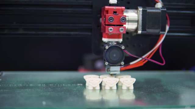 3D printer prints parts multiple shape objects