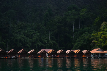Naklejka premium Thailand, Phuket, 2018 - Thailand on the lake Khao Sok,Beautiful scenery, the lakes of the mountains are very beautiful