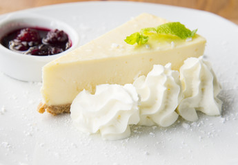 Cheese cake with berries