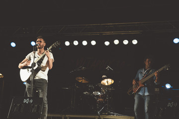 Rock and roll live group