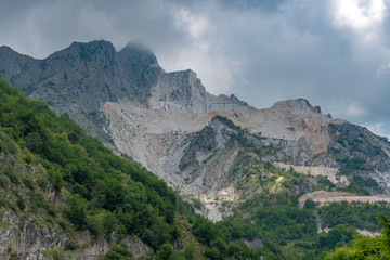 Fototapeta na wymiar Carrara - Steinbrüche und Marmor