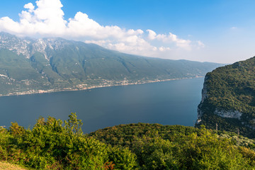 A Picture of one of the biggest Lakes in the north of Italy, the Lake Garda or Lago di Garda