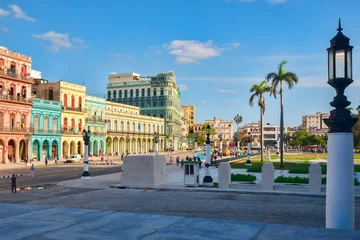 Gordijnen Colorful buildings next to the Capitol in downtown Havana © kmiragaya