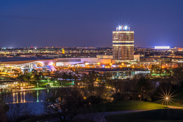 Obraz premium sonnenuntergang beim olimpiapark