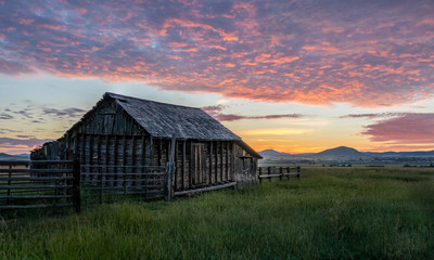 Sunrise Barn