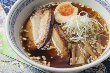 チャーシューの大きいラーメン