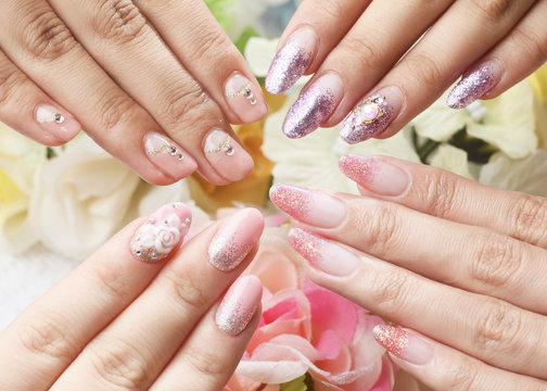 60 Best 綺麗な手 Images Stock Photos Vectors Adobe Stock