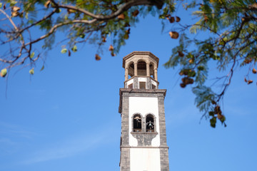 Fototapeta na wymiar bell tower on santa cruz de tenerife