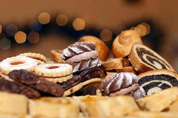  Christmas cakes , background bokeh