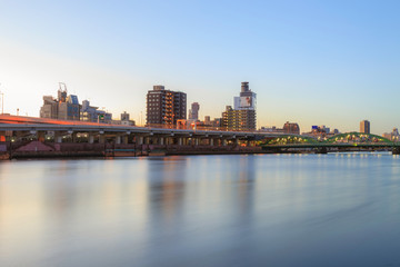 Naklejka premium Tokyo sumida river view, Komagata bashi bridge, Morning scenes scenes