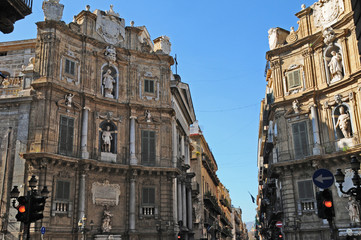 Fototapeta na wymiar Palermo, l'incrocio dei Quattro Canti