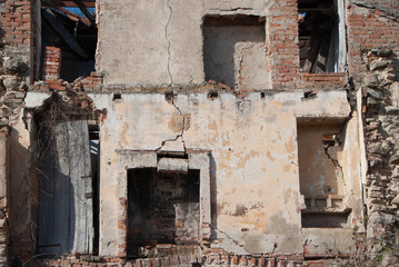Fototapeta na wymiar Ruined house, decadent, ruins