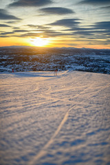 Skipiste im Sonnenuntergang