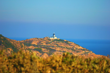 phare sur la cote corse à l ile rousse 