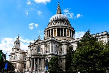 Fototapeta na wymiar London St. Paul Cathedral 