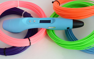 3d pen and colored plastic