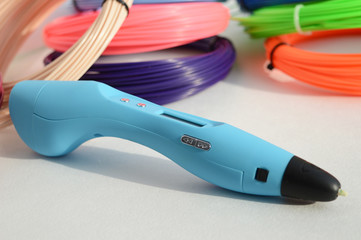 3d pen and colored plastic