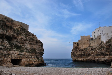 Fototapeta na wymiar Coastline in Polignano a Mare, Italy
