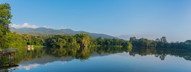 Fototapeta na wymiar lake and the mountain with blue sky.
