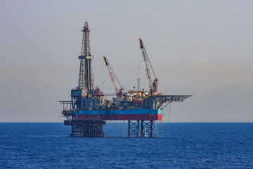 スエズ湾の石油プラットフォーム
