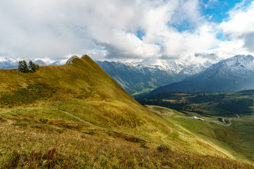 Fototapeta premium Hiking trail in the mountain landscape of the Allgau Alps on the Fellhorn