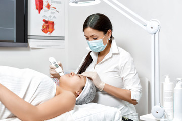 Cosmetology Hardware cleaning the pores