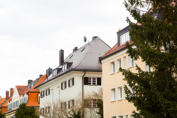 Fototapeta na wymiar wunderschöne Wohngegend in München