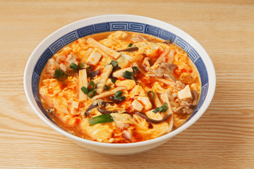 酸辣湯麺