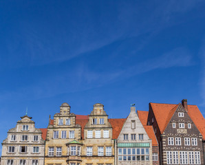 Fototapeta premium Panorama of old houses at the central market square of Bremen