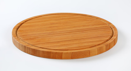 round wooden cutting board