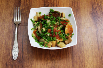 White mushrooms , food, salad, plate, meal, dinner, dish, cuisine, chicken, tomato, lunch, healthy, rice, vegetable, gourmet, fresh, pasta, green, delicious, sauce, vegetables, fried, restaurant, meat