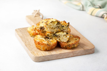 broccoli cheese bites  (muffins)