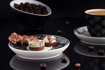 Espresso und Pralinen