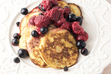 Healthy banana mini pancakes with fruit