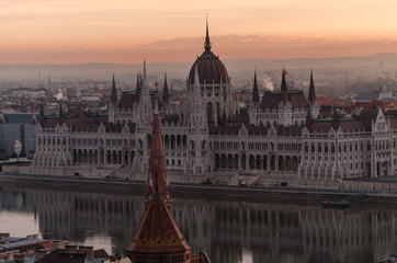 Obraz premium sunrise view of Budapest from Fisherman's Bastion