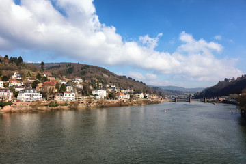 Fototapeta na wymiar Vue du Neckar, Région métropolitaine Rhin-Neckar Heidelberg, Allemagne