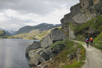 Norwegia  - słynny szlak rowerowy Rallarvegen (droga kolejowa) na płaskowyżu Hardangervidda