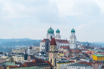 Passauer Rathaus vor Dom von oben