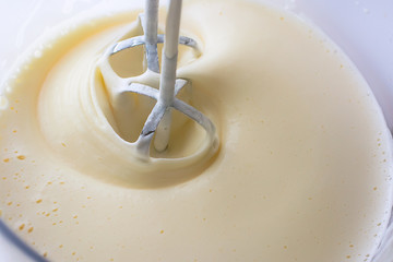  mix biscuit dough with a electric mixer