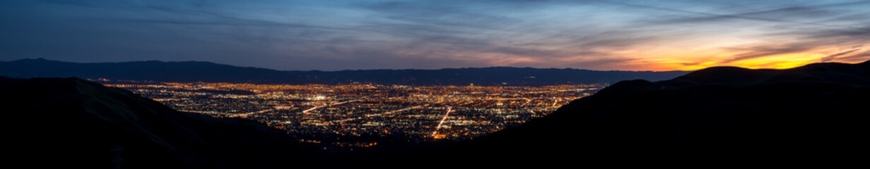 San Jose Night Lights in the Sillicon Valley - obrazy, fototapety, plakaty