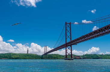 Brücke in Lissabon - ponte 25 de abril